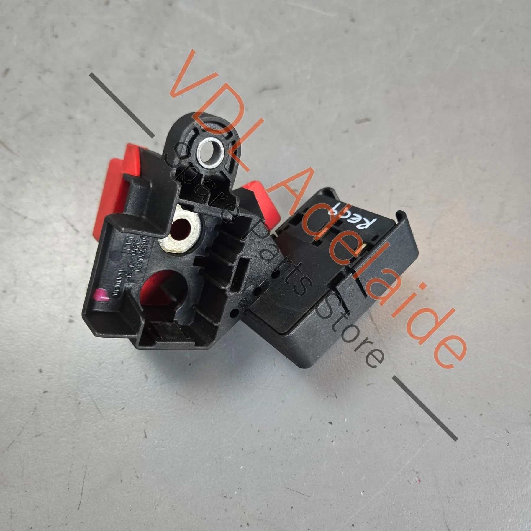 VW Touareg 7P Battery Jumpstart Cover Cap Engine Bay 7P0937401 - Image 2