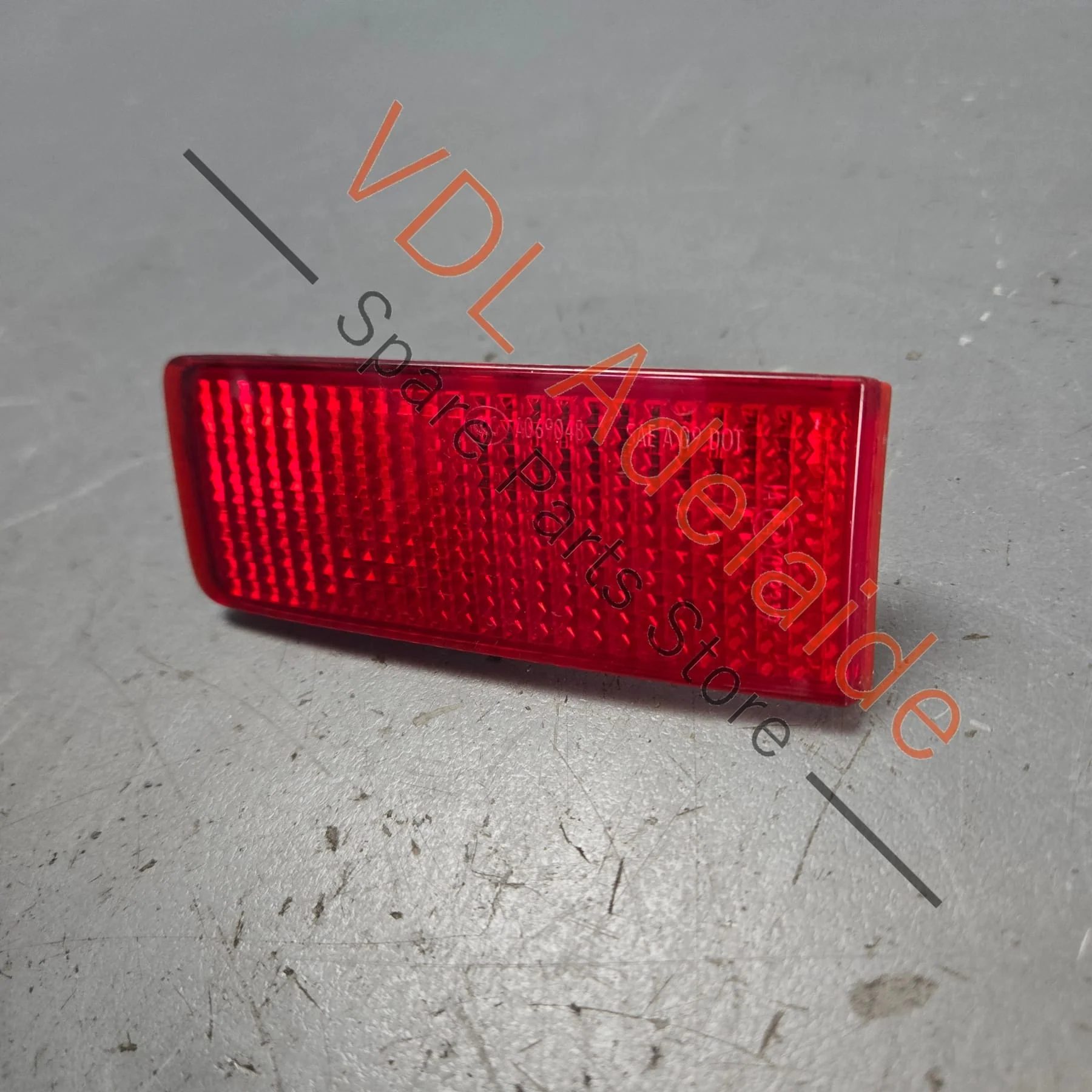 VW Touareg 7P Right Rear Bumper Reflector 7P6945106 - Image 2