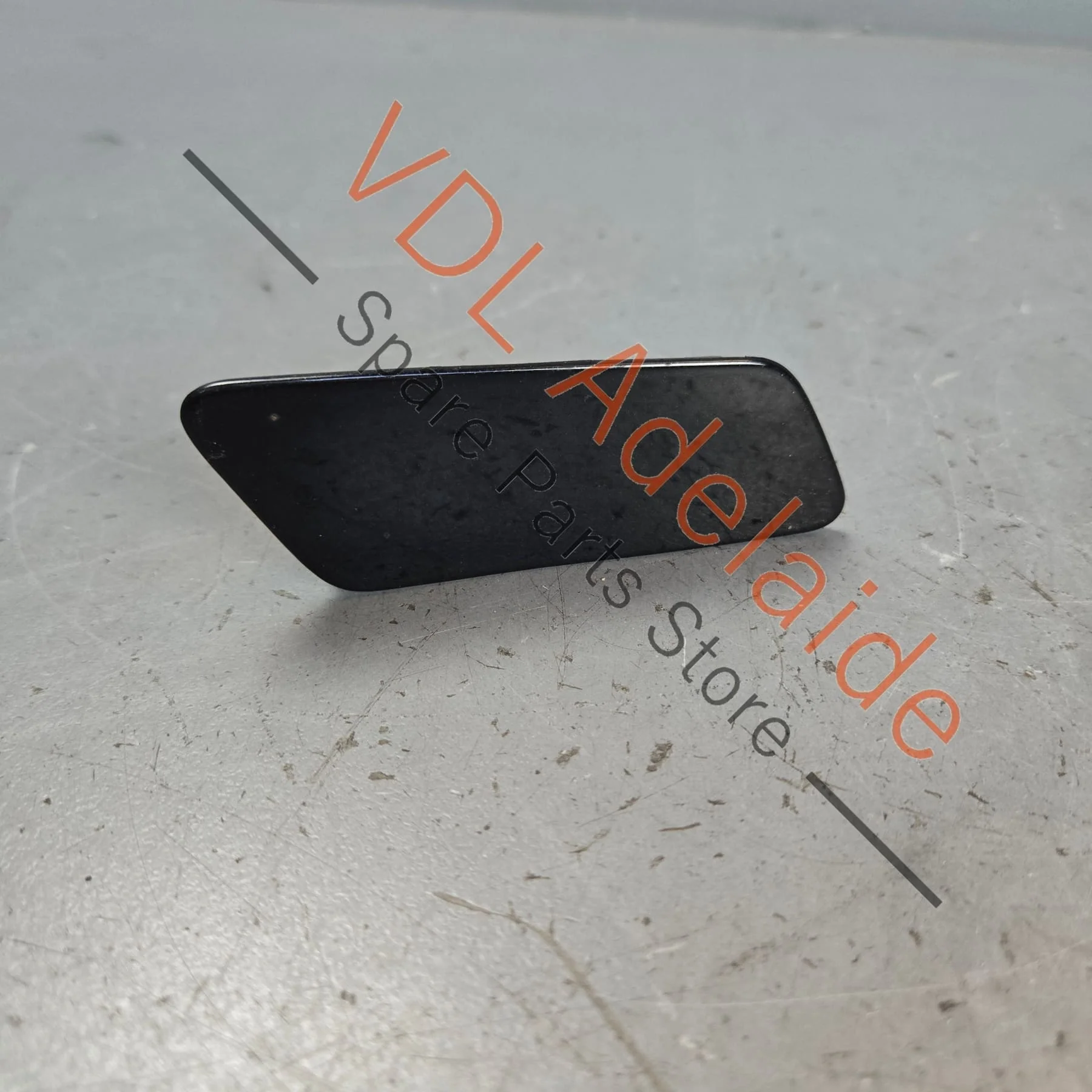 VW Touareg 7P Right Front Bumper Headlight Washer Flap Cover Trim 7P6807938 Black