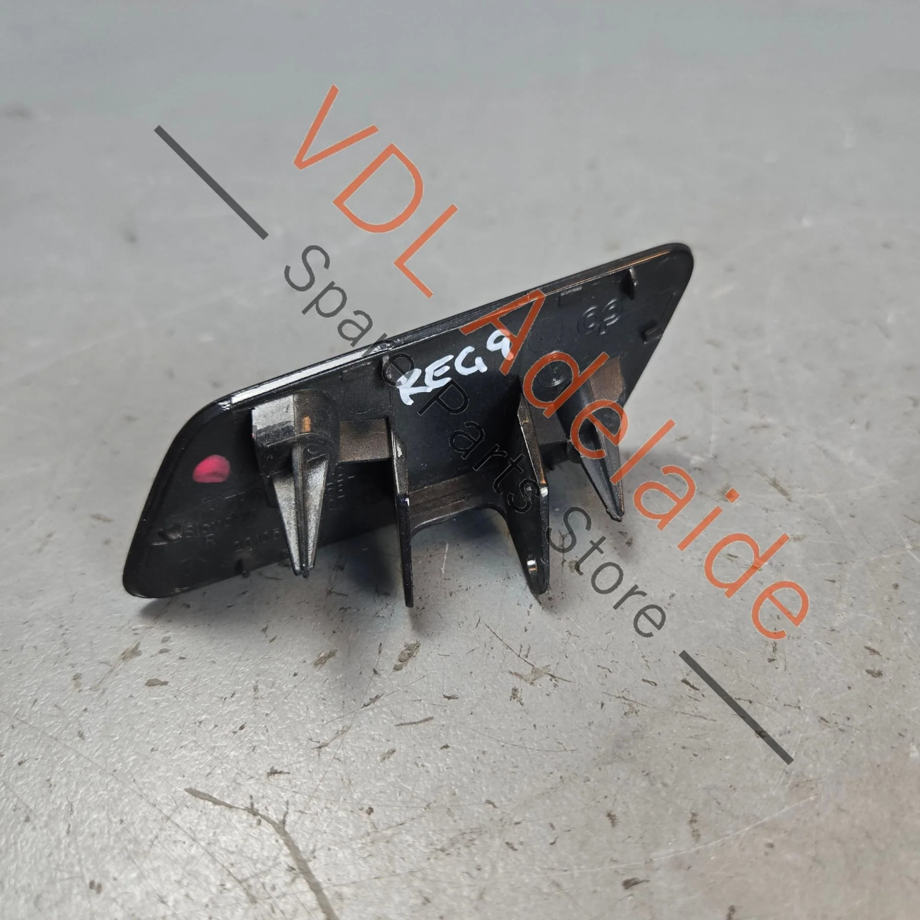 VW Touareg 7P Right Front Bumper Headlight Washer Flap Cover Trim 7P6807938 Black - Image 2