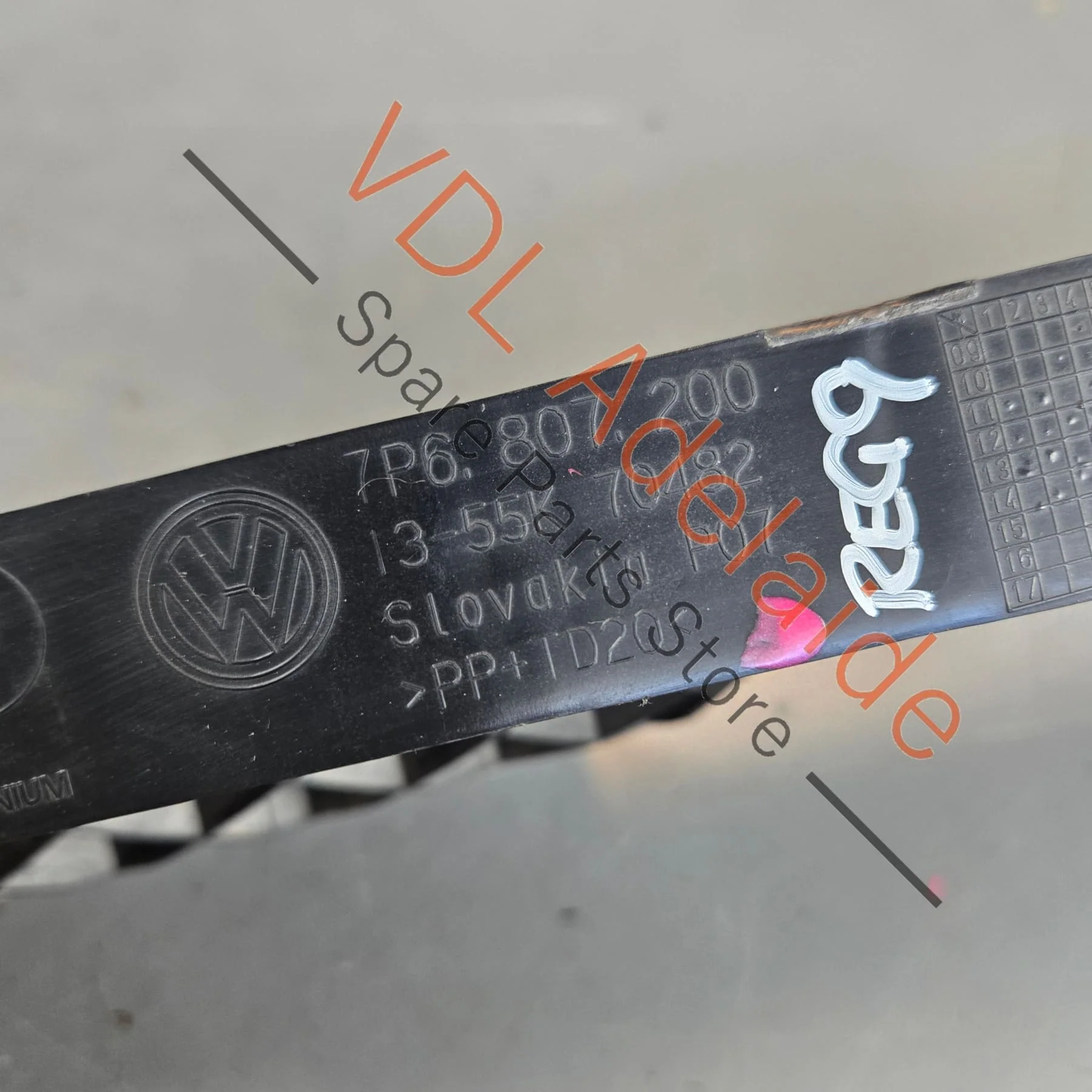 VW Touareg 7P Front Bumper Lower Guide Bracket 7P6807192 7P6807200 - Image 4