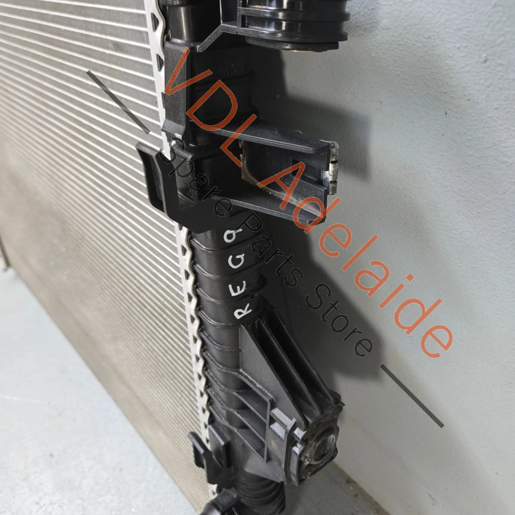 VW Touareg 7P Main Radiator 7P0121253A - Image 2