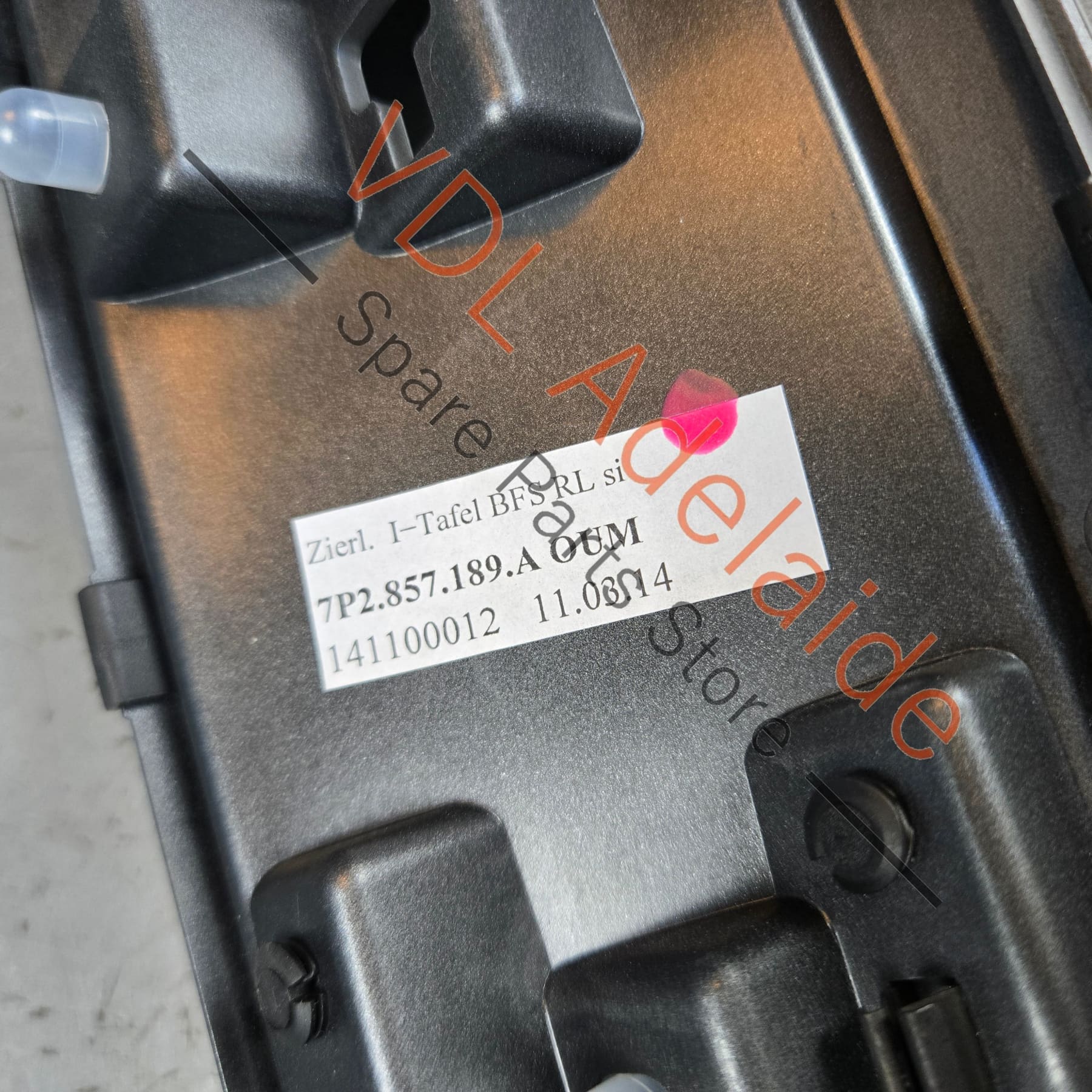 VW Touareg 7P Passenger Dash Insert & Vents RHD 7P2857221A 7P2857189A Aluminium Matt - Image 6