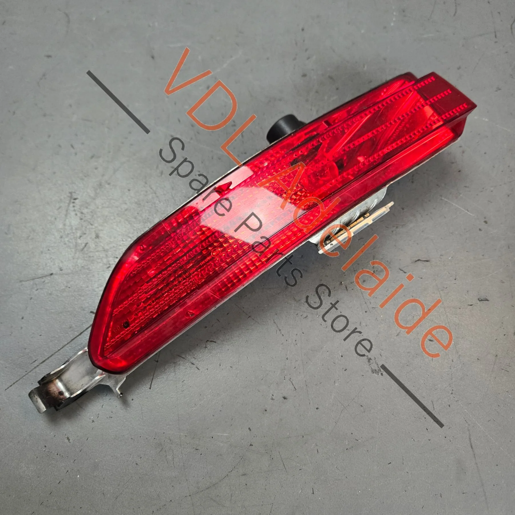VW Touareg 7P Rear Right Reflector Trim RHD 7P6945702F - Image 3