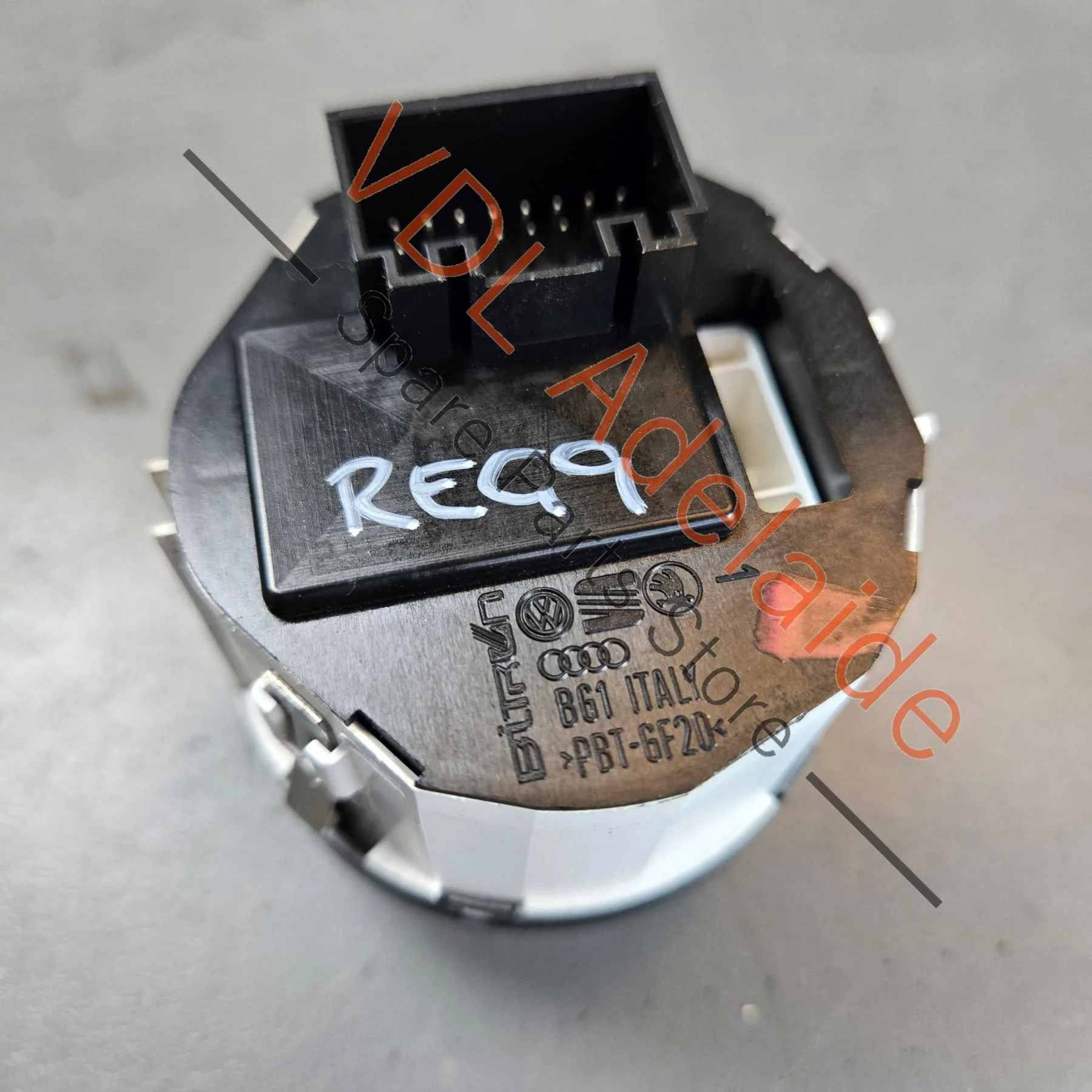 VW Touareg 7P Switch for Level Control System 7P6927135A - Image 3