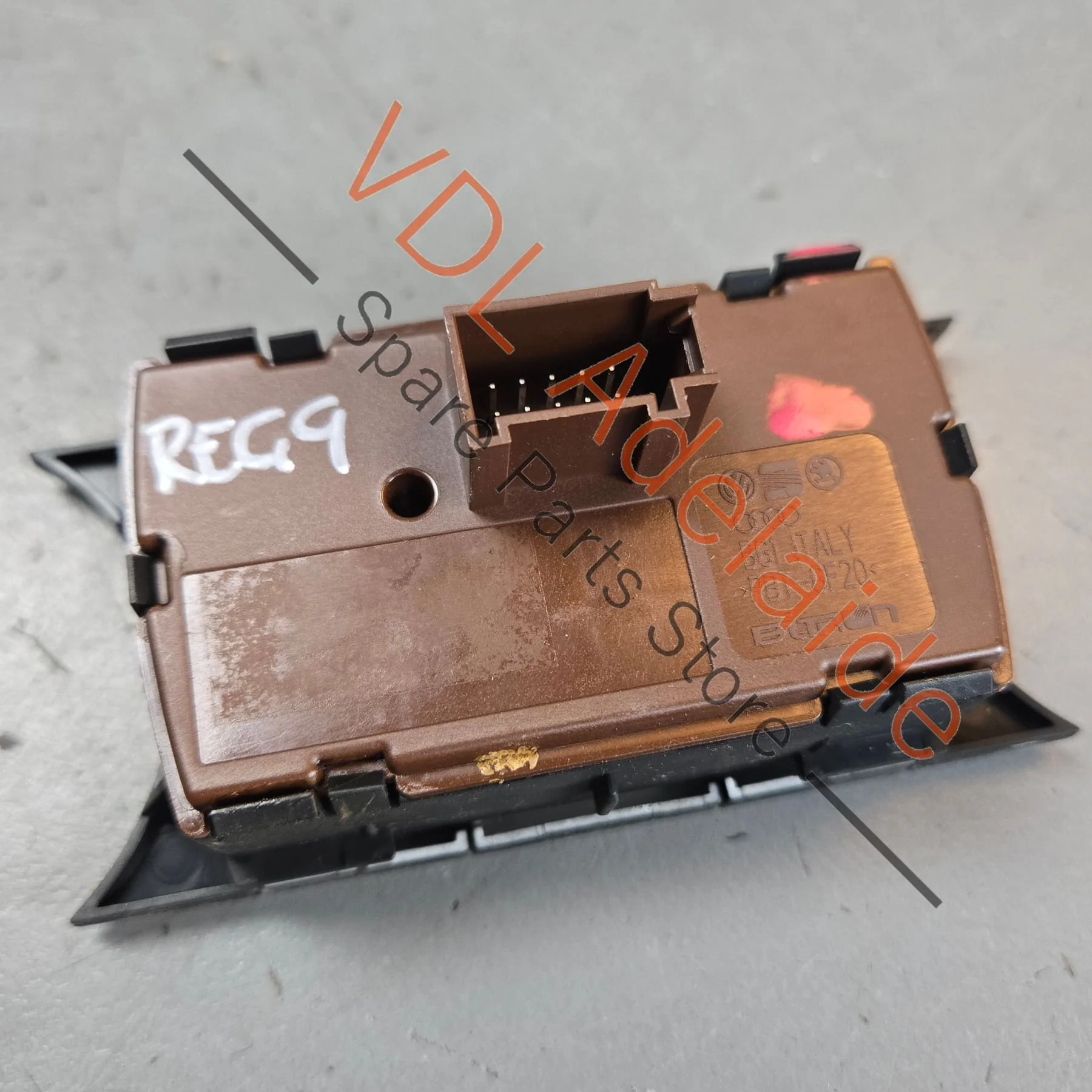 VW Touareg 7P Switch, ESP, Eco Start-Stop, CDC, Lock 7P6927127G - Image 3