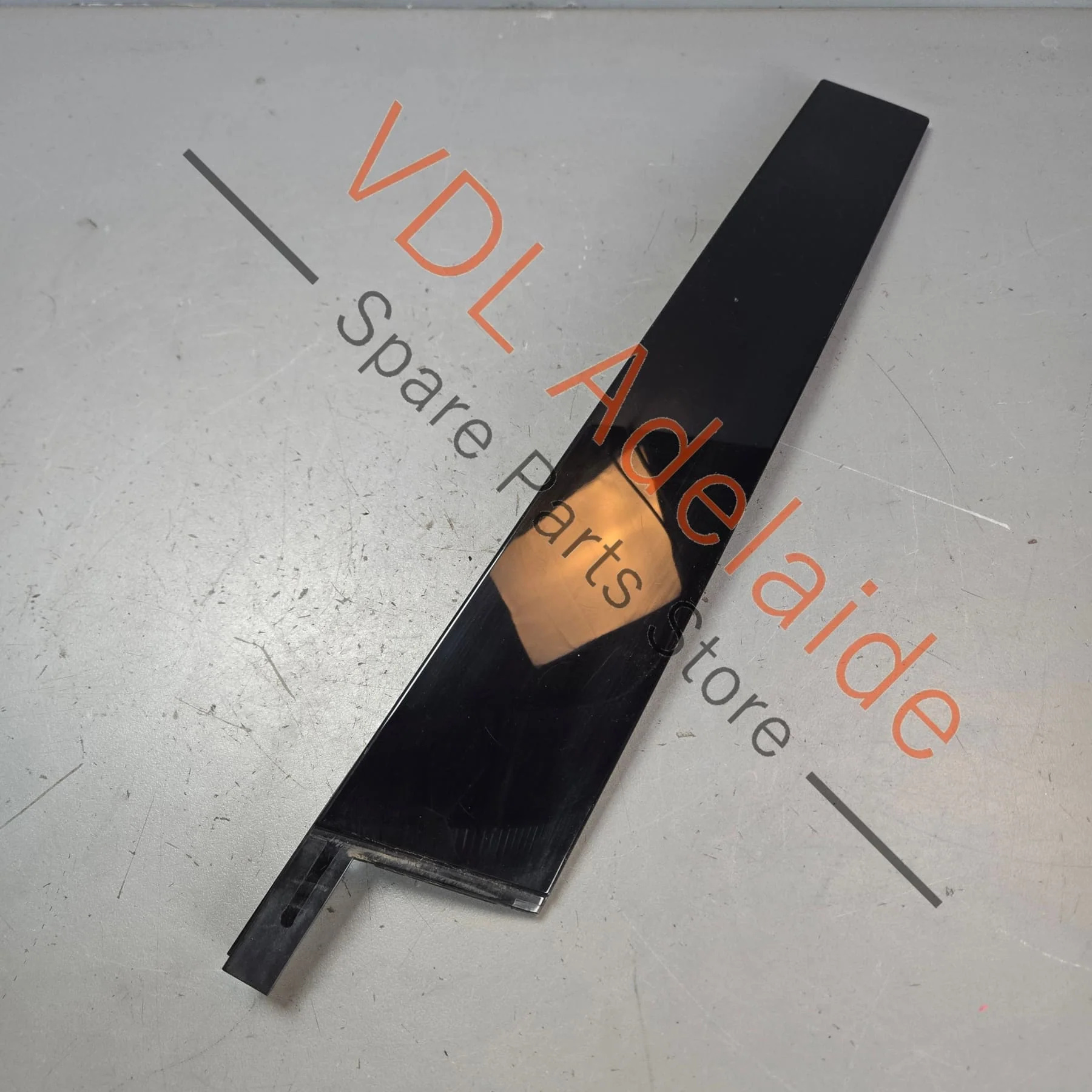 VW Touareg 7P Front Left B-Pillar Exterior Trim 7P6837901B