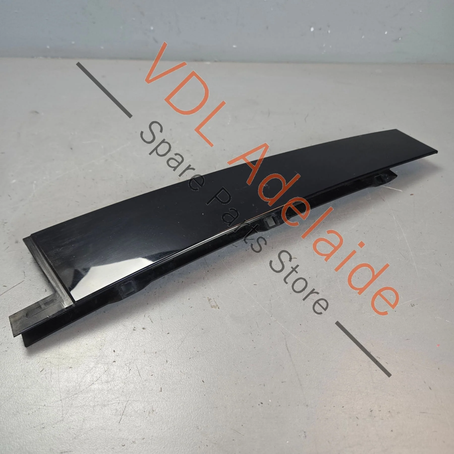 VW Touareg 7P Rear Left B-Pillar Exterior Trim 7P6839901C - Image 4