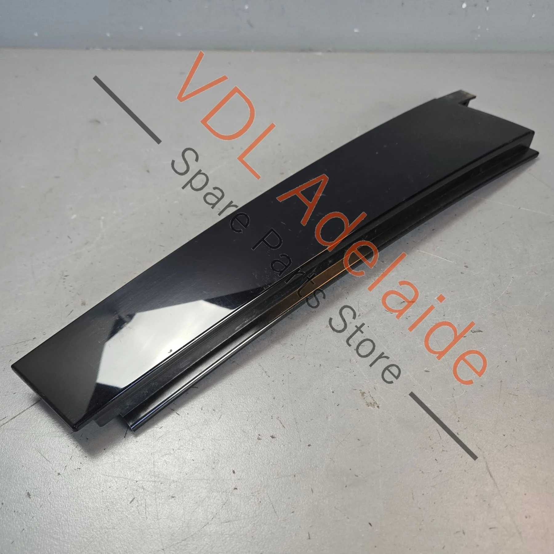 VW Touareg 7P Rear Left B-Pillar Exterior Trim 7P6839901C - Image 5