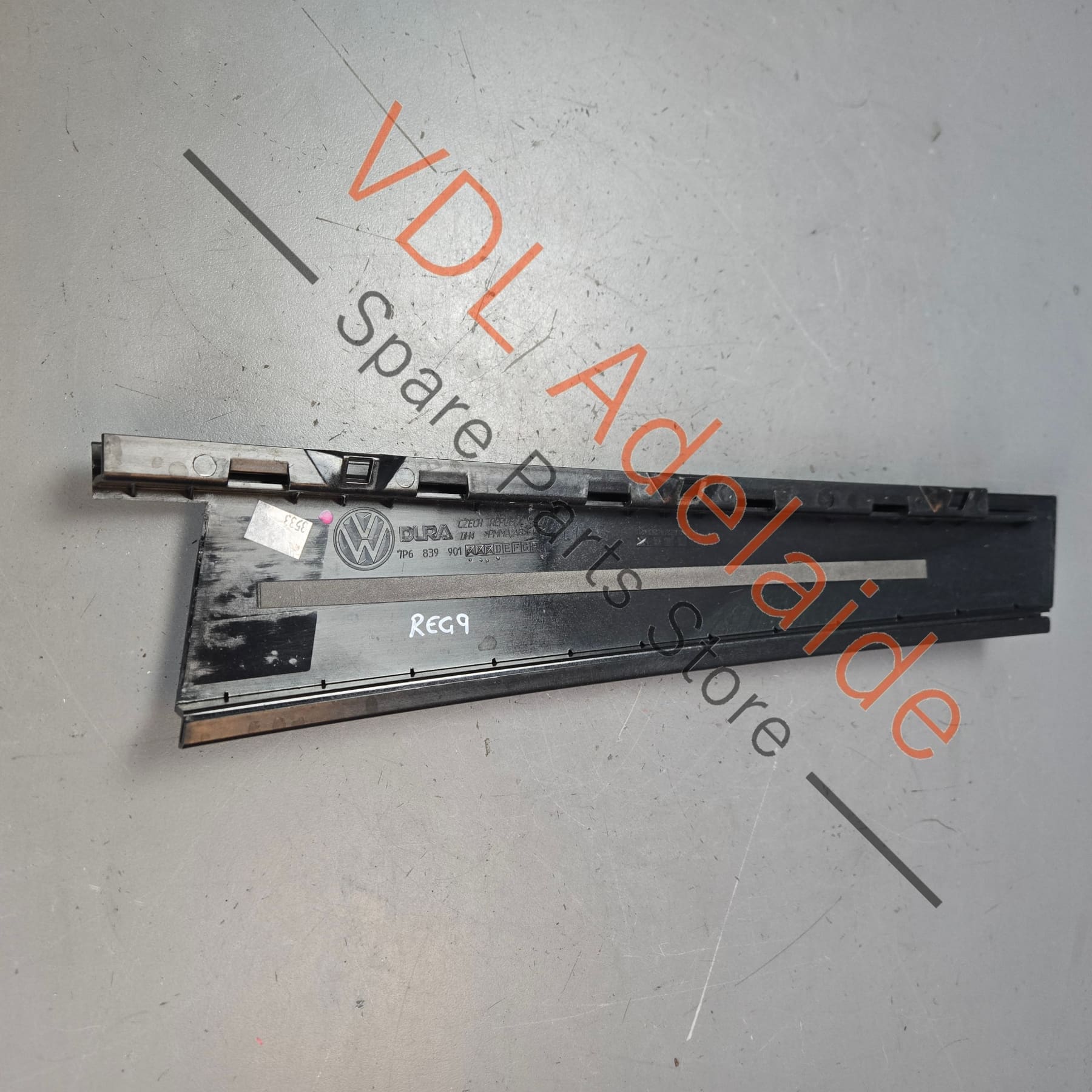VW Touareg 7P Rear Left B-Pillar Exterior Trim 7P6839901C - Image 6