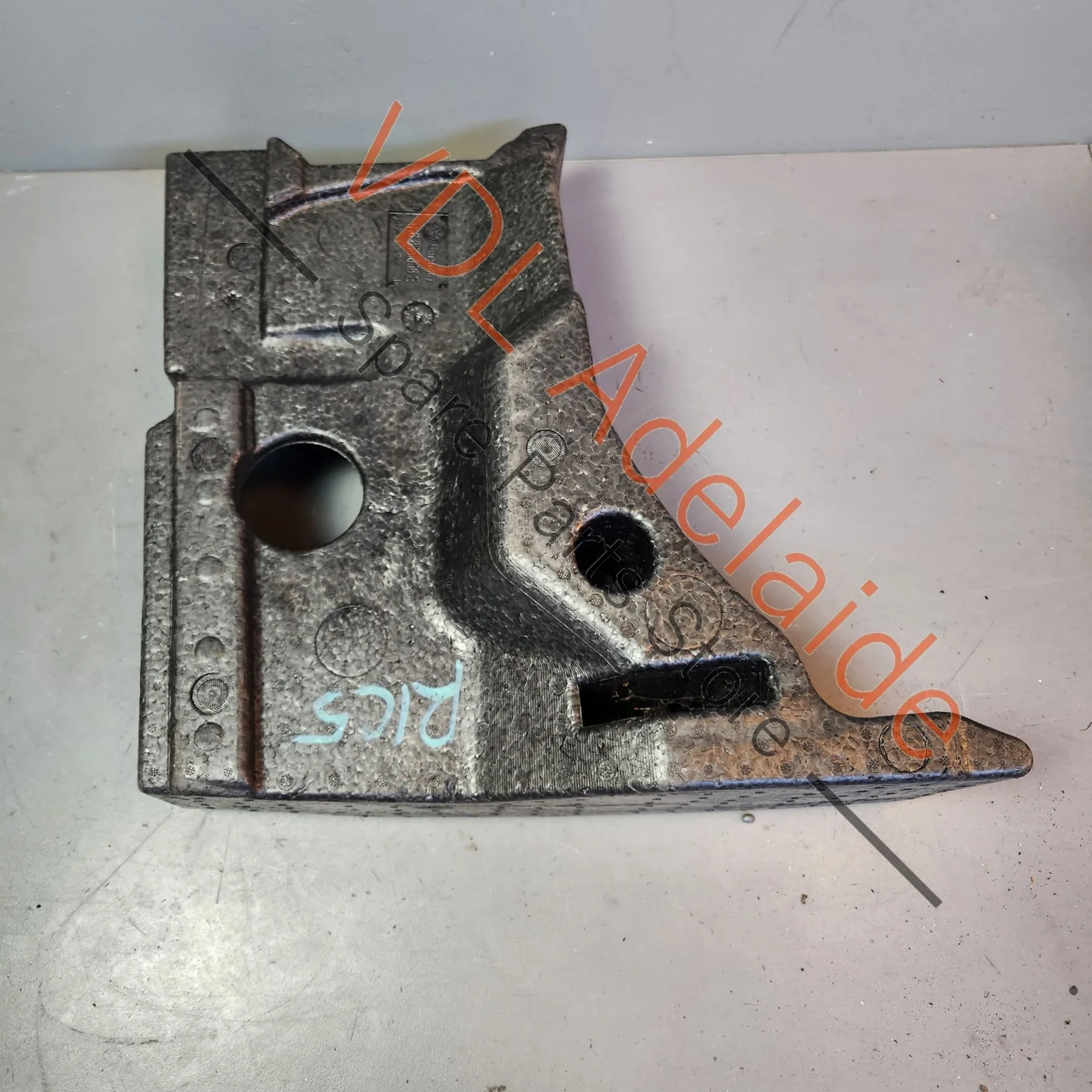 VW Golf R32 Boot Trunk Tool Storage Holder Trim Right Rear 1K6858858E - Image 6