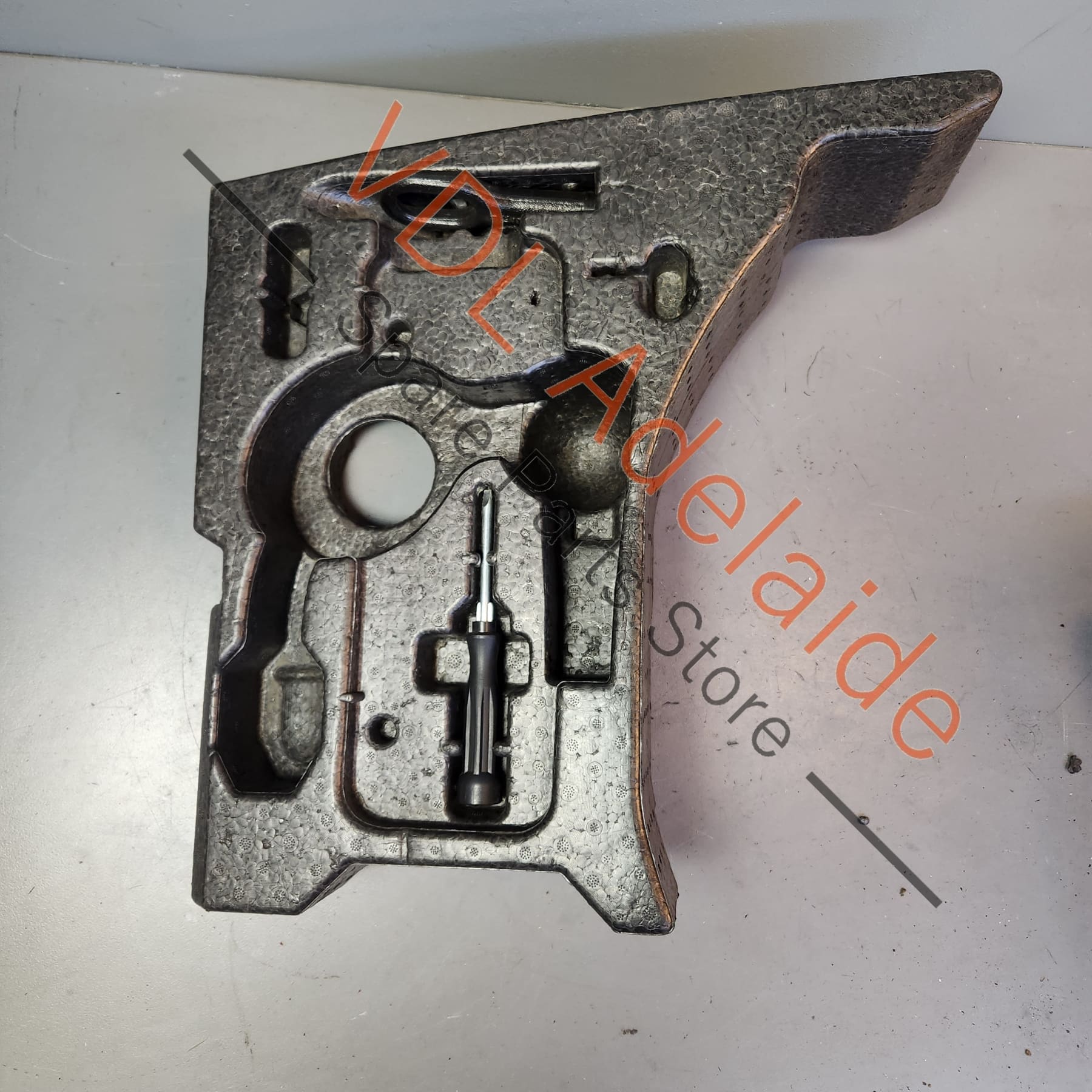 VW Golf R32 Boot Trunk Tool Storage Holder Trim Right Rear 1K6858858E - Image 8