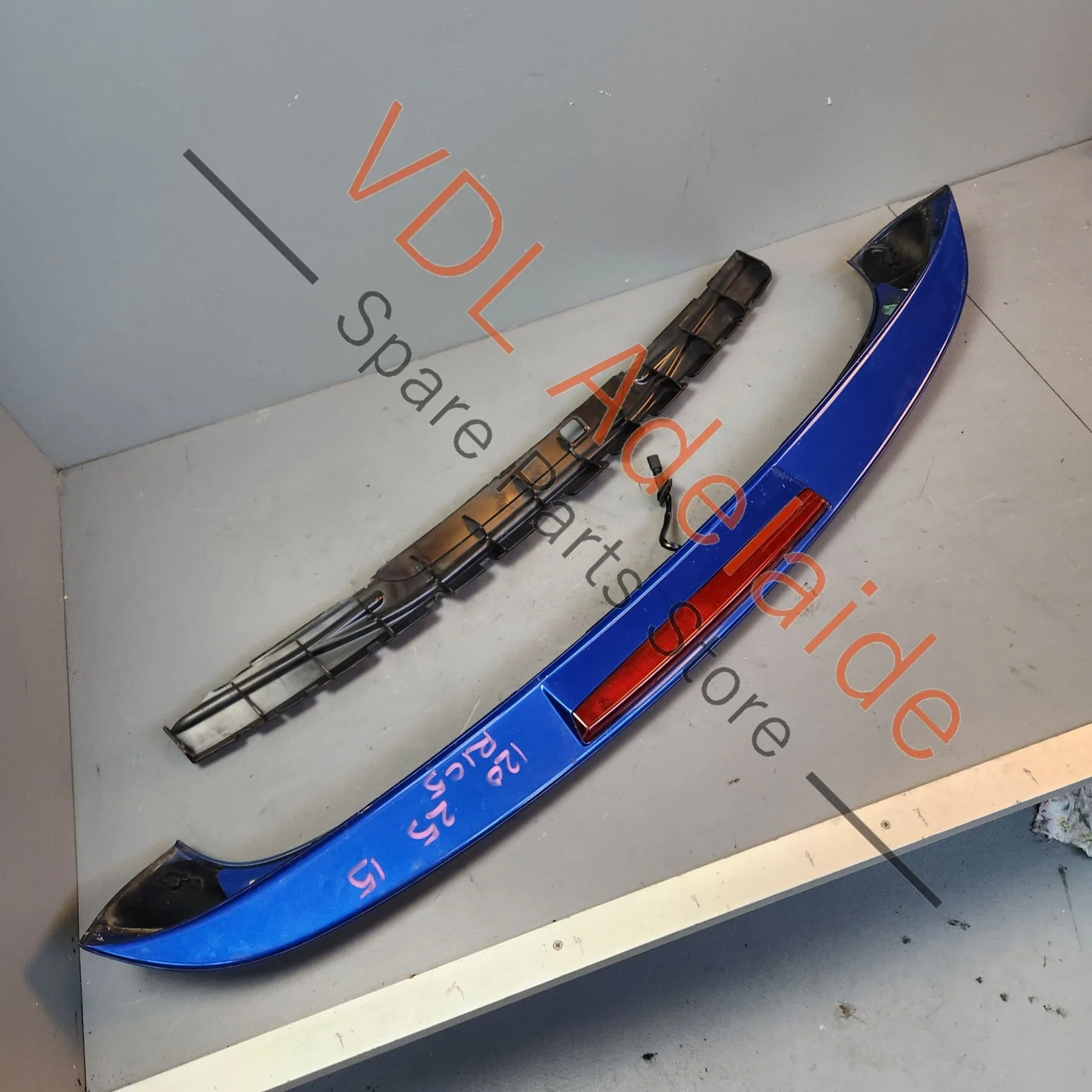 VW Golf MK5 R32 Gti Rear Spoiler Genuine OEM 1K6827933D - Image 10