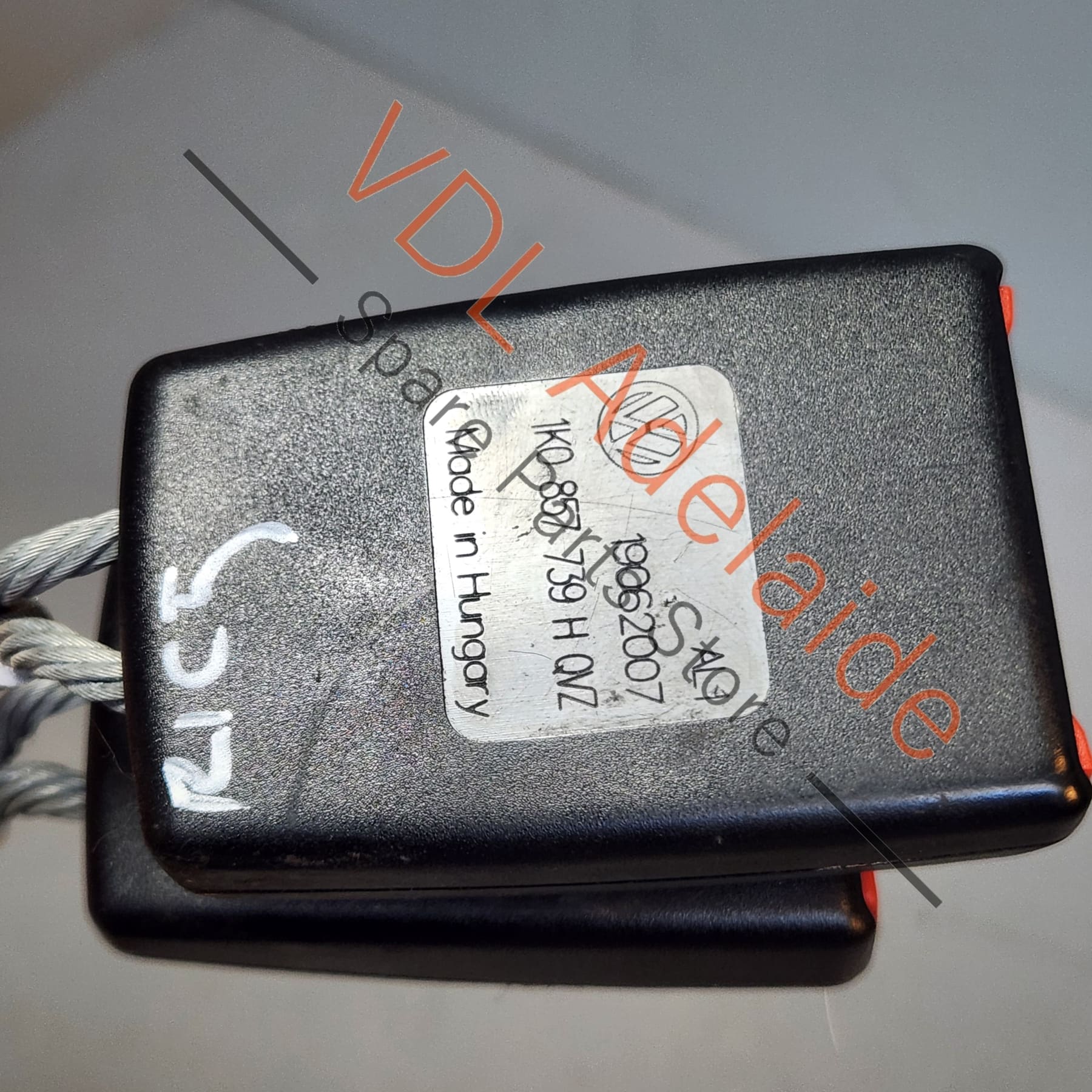 Volkswagen VW Golf Mk5 Rear Centre Double Seat Belt Buckle 1K0857739H - Image 2