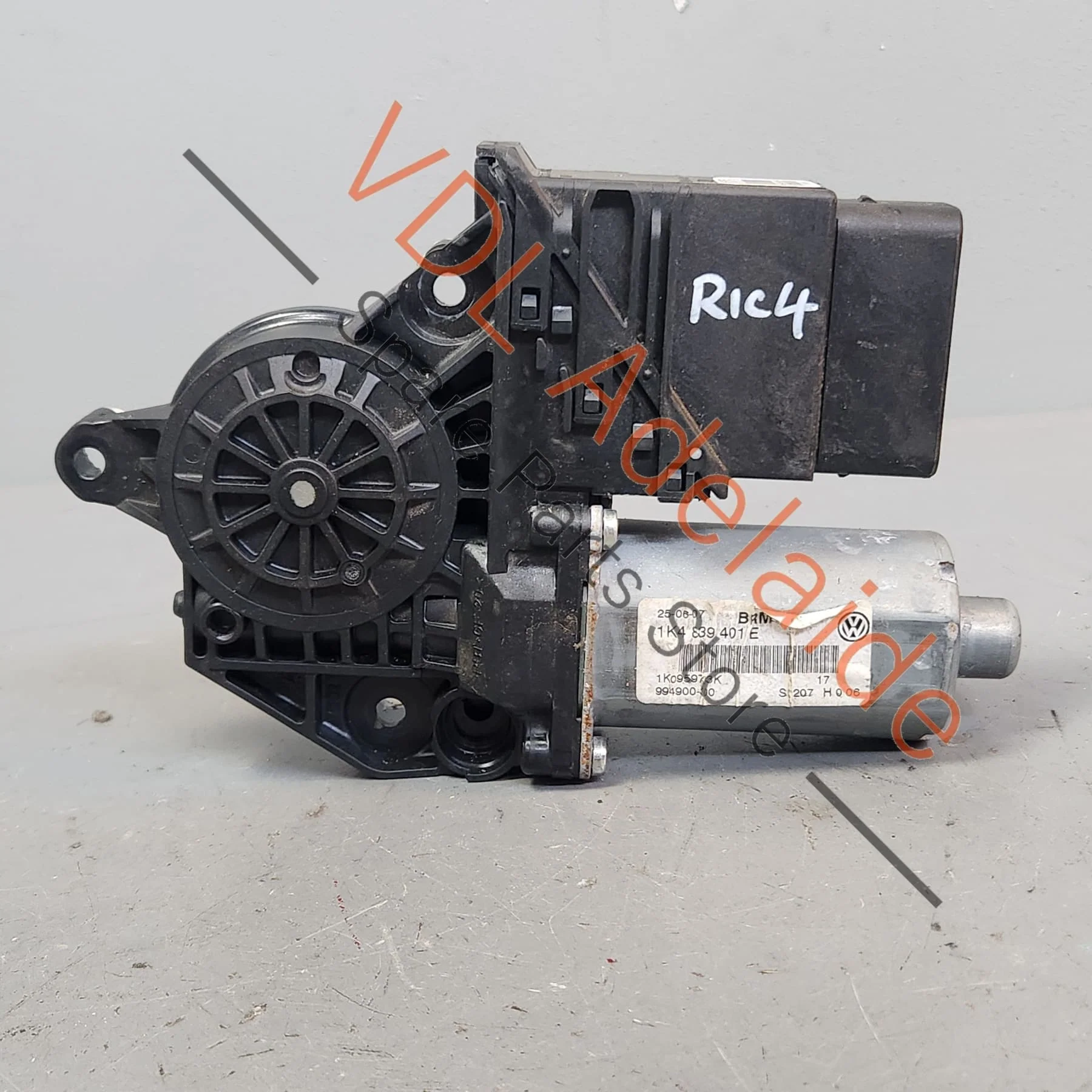 VW Golf Passat Jetta Rear Left Window Motor Regulator 1K0959703K 1K4839401E 1K0959795E 5K0959703