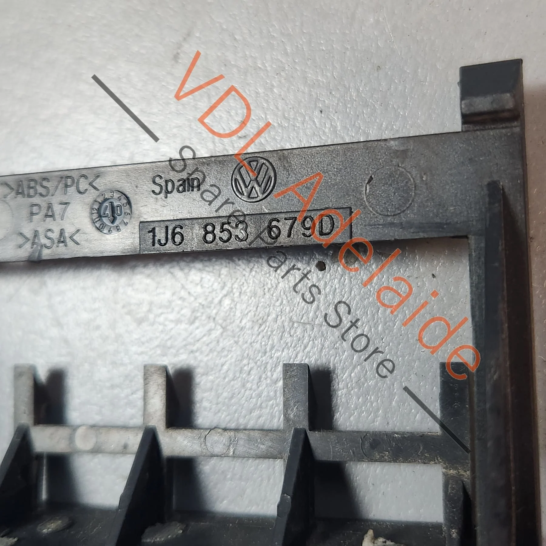 VW Golf MK5 R32 Front Grille Badge Emblem 1J6853679D PWV - Image 6