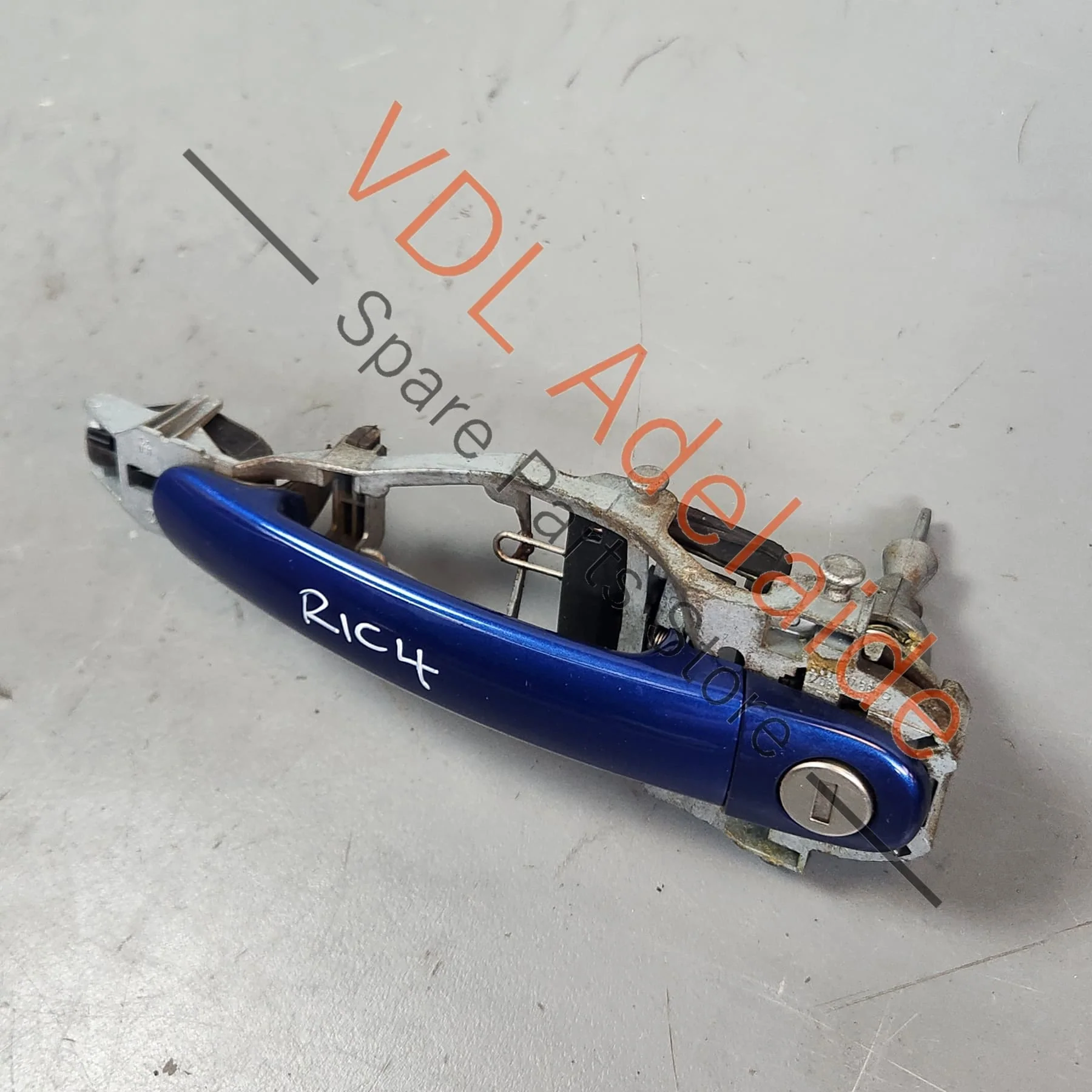 VW Golf MK5 Drivers Exterior Door Handle Assembly Complete 3B0837205G GRU 1K0837885A - Image 5
