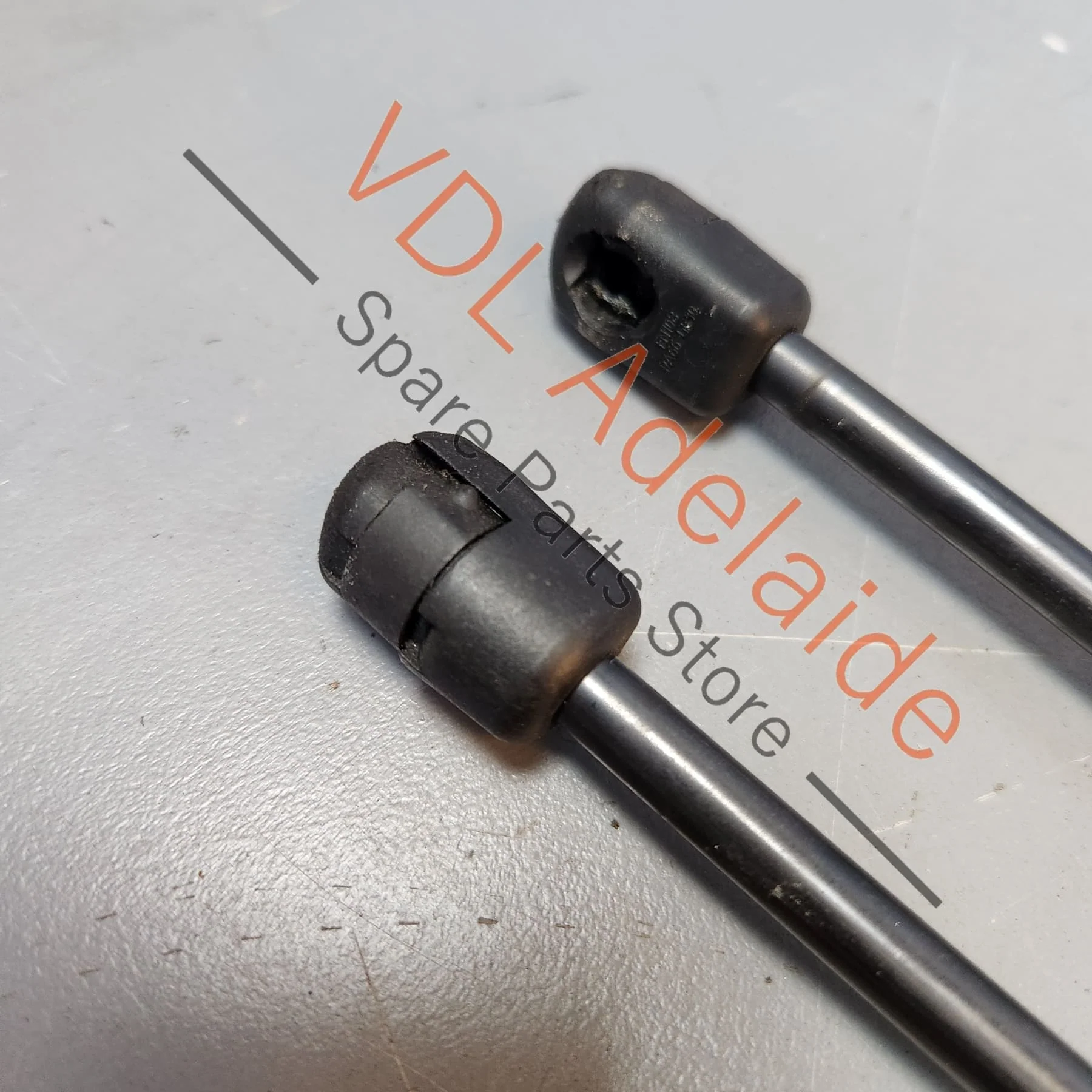 Audi Q7 Bonnet Lift Gas Struts 4L0823359 - Image 6