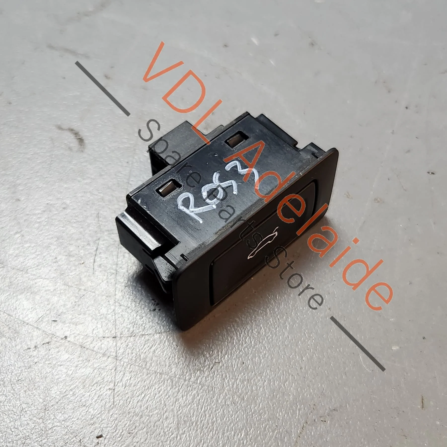 Audi A4 S4 B9 Electric Rear Hatch Tailgate Boot Close Button 4G0959831C 5PR - Image 5