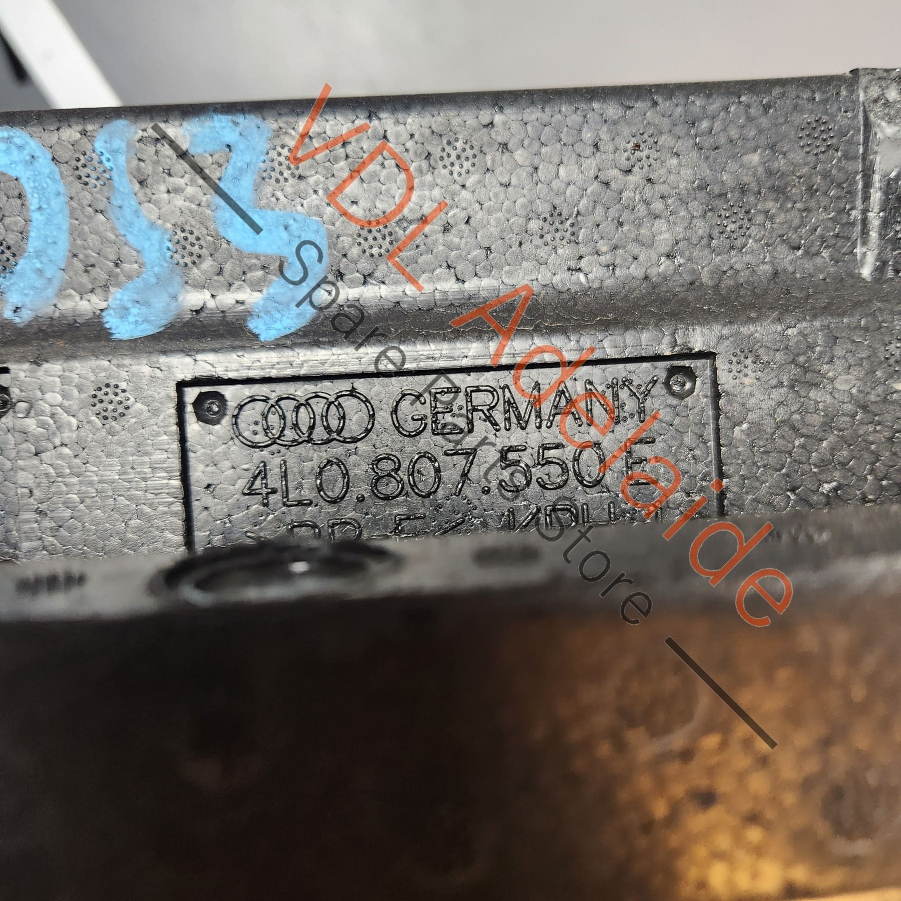 Audi Q7 Front Bumper Foam Filler Piece 4L0807550E - Image 6