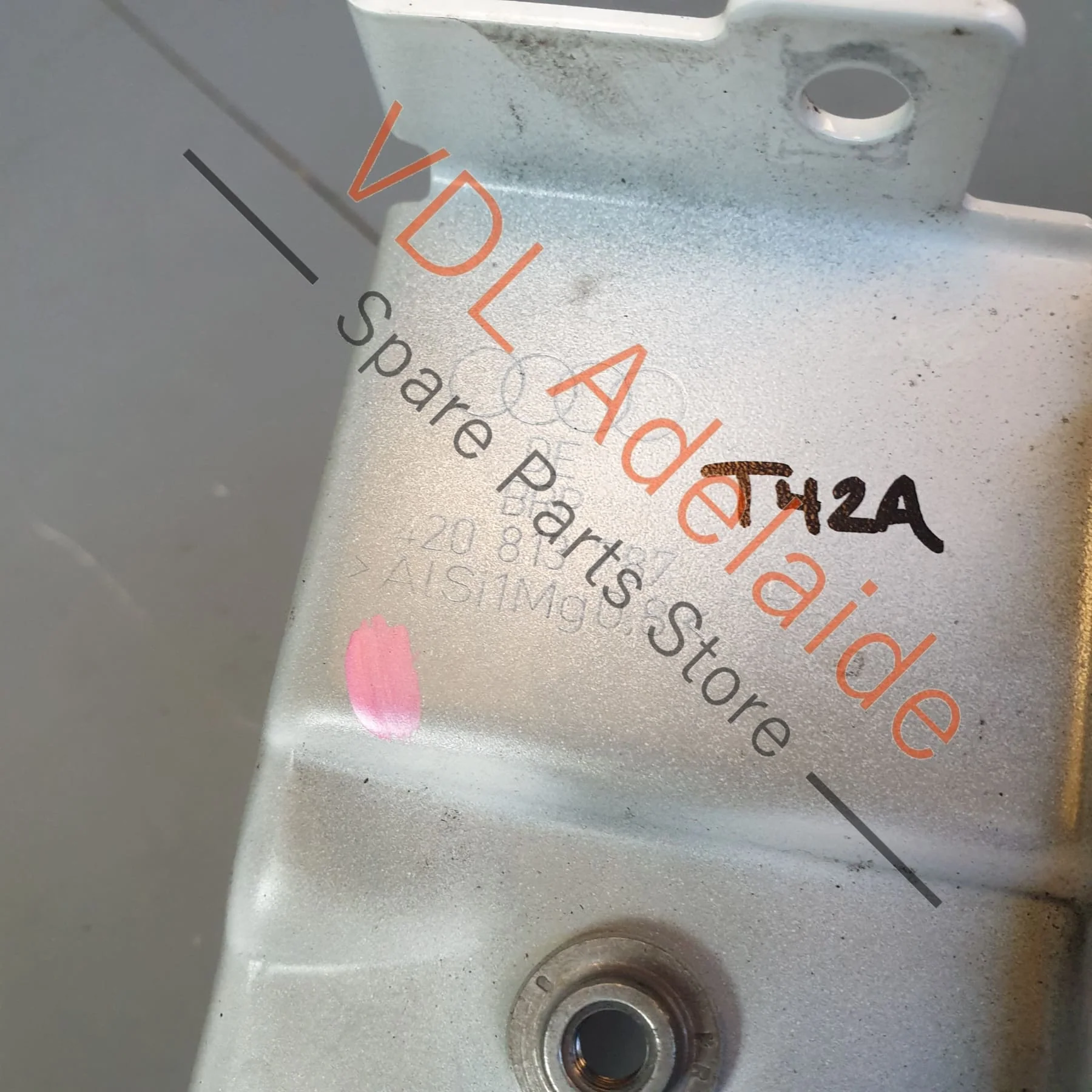 Audi R8 42 Rear Carrier Striker Plate 420814291D 420813787 - Image 4