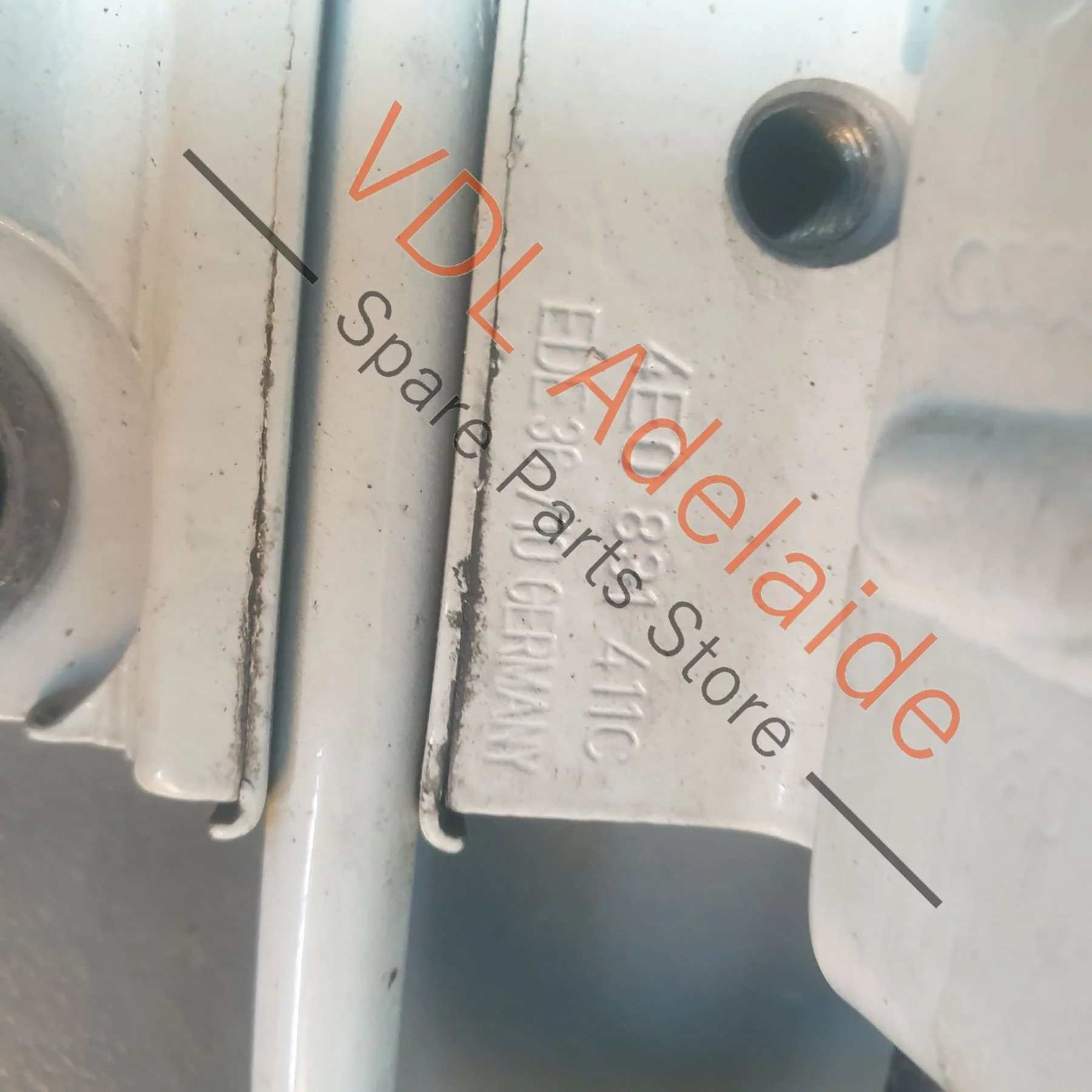 Audi R8 424 Left Lower Door Hinge 4E0831411C - Image 2