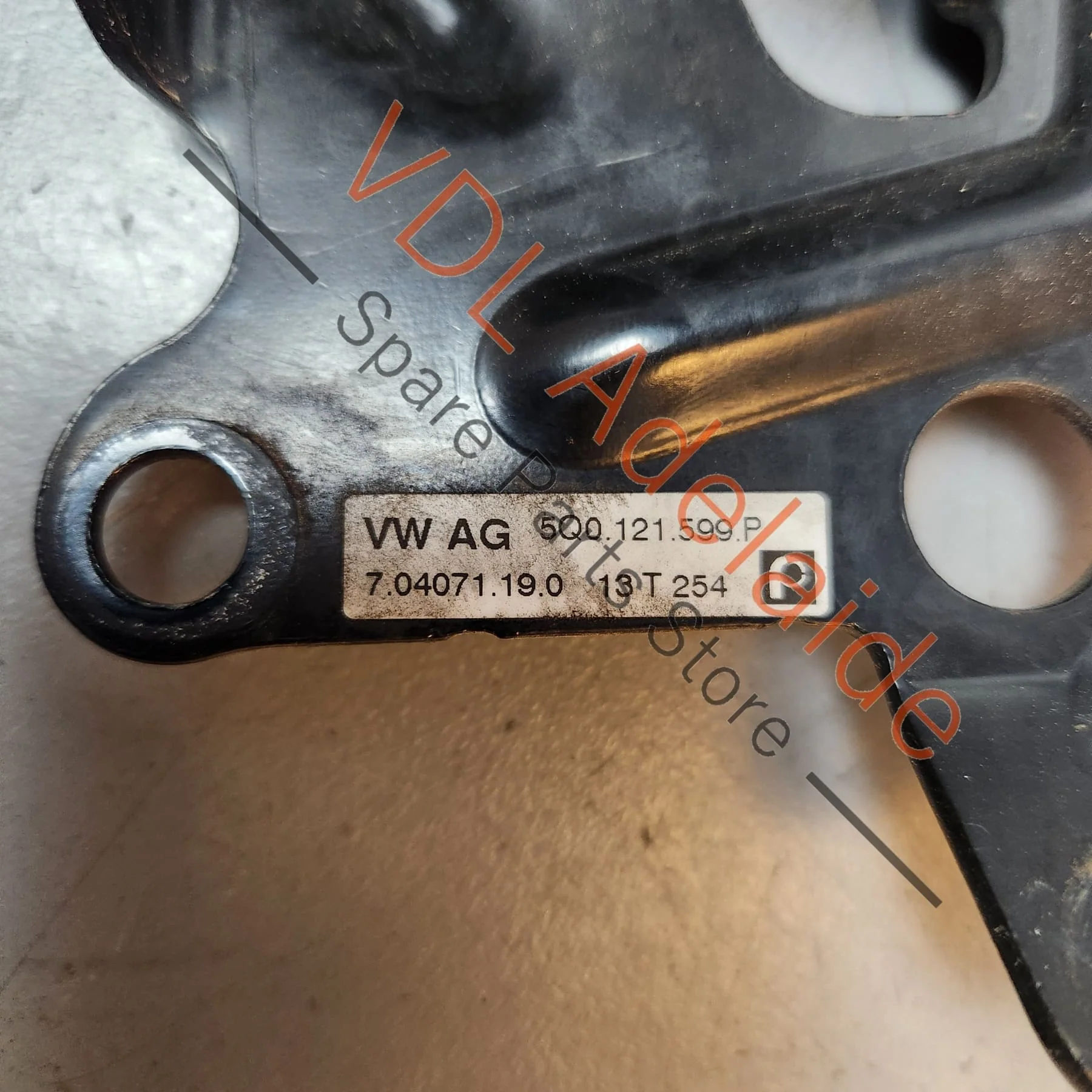 VW Genuine Bosch Auxiliary Additional Coolant Pump Motor 5G0965567 5Q0121599M - Image 3